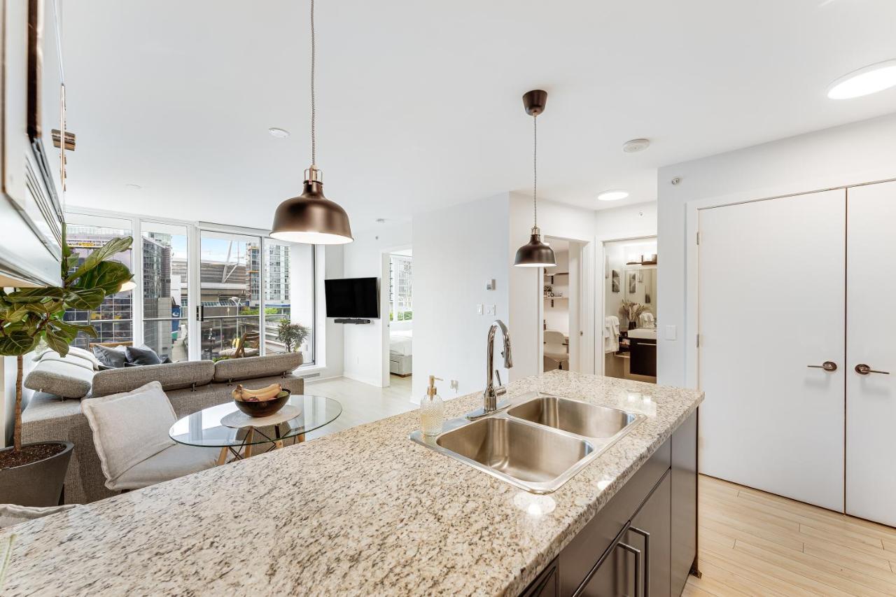 Heart Of Downtown 1 Bd Entire Condo - Pool, Gym, Parking, Office, Ac Vancouver Eksteriør billede