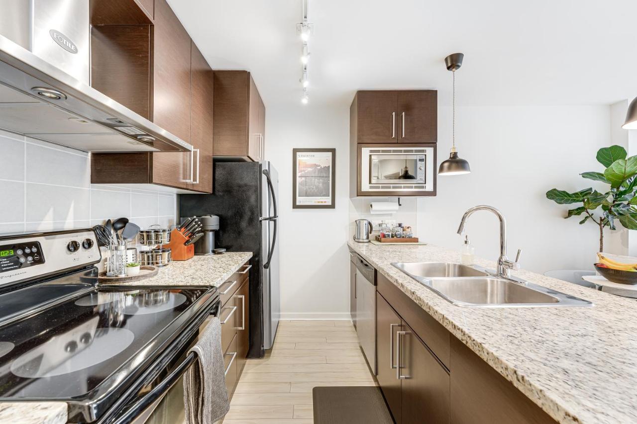 Heart Of Downtown 1 Bd Entire Condo - Pool, Gym, Parking, Office, Ac Vancouver Eksteriør billede